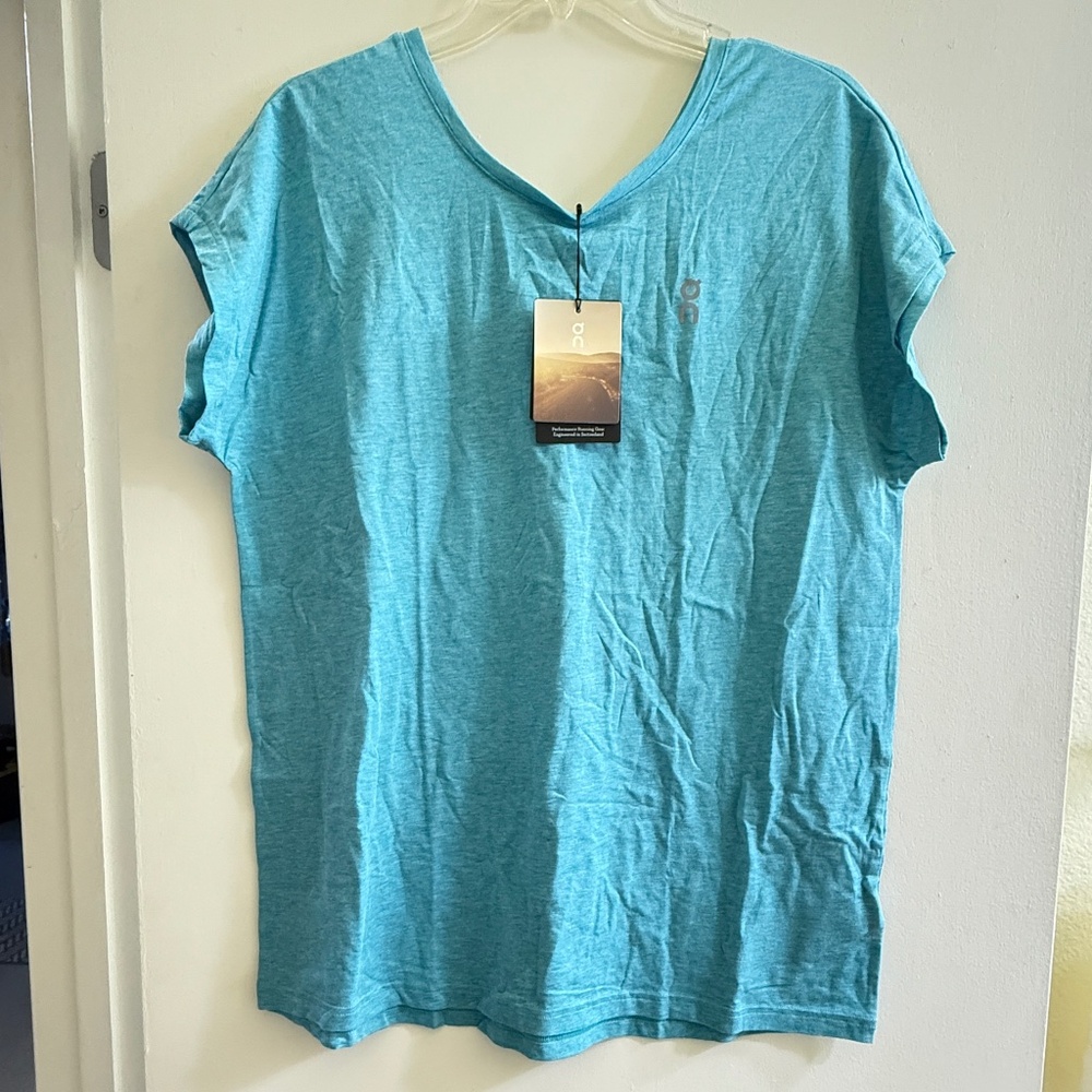 On™Cloud Women's Large R.O.C. Run On Clouds T-Shirt Spa  NWT